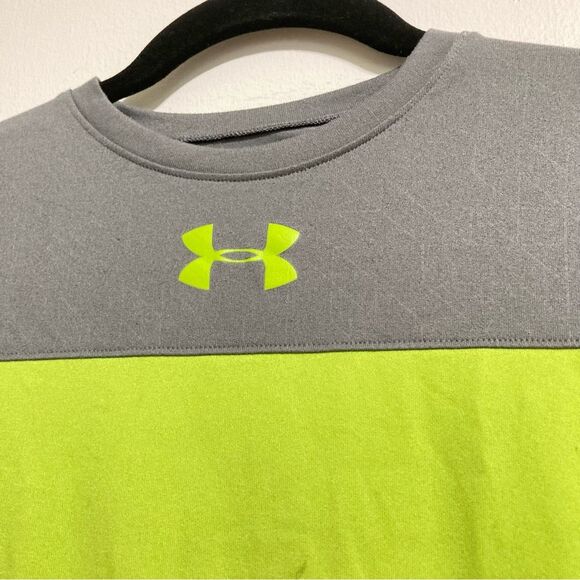UNDER ARMOUR Loose Heat Gear Athletic Tshirt Lime Green Gray Youth Small - Picture 4 of 12